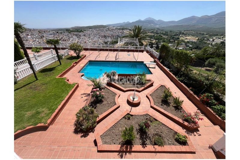 Foto a4cf6dda-b4eb-4db1-a815-f2a279ded196. Casa a Torredonjimeno