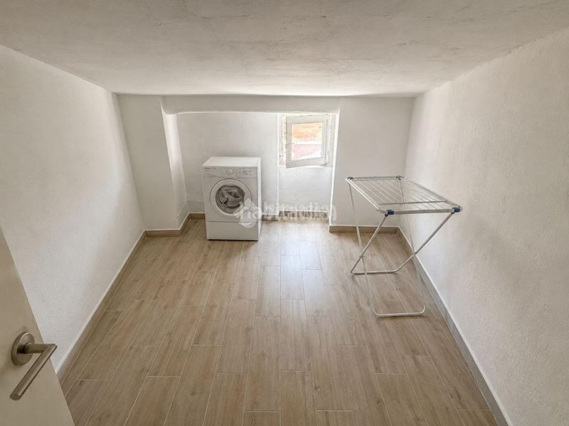 Foto b13bd0f8-39af-4a66-ba76-402f714dbf28. Casa aparellada a Martos