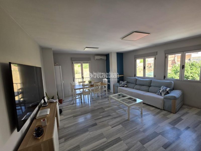 Foto ee80fced-5c20-41bd-9180-95b23e0764f8. Pis a Martos