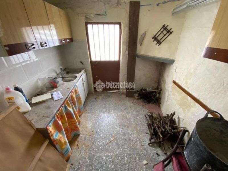 Foto 9ad7d6be-20c0-49a5-a24a-c0f6b1d29b24. Casa aparellada a Martos