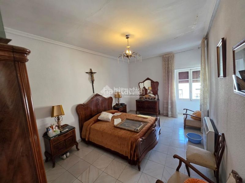 Foto b9c1b883-a742-4359-92db-6c8174cd62ce. Piso  en venta en Martos