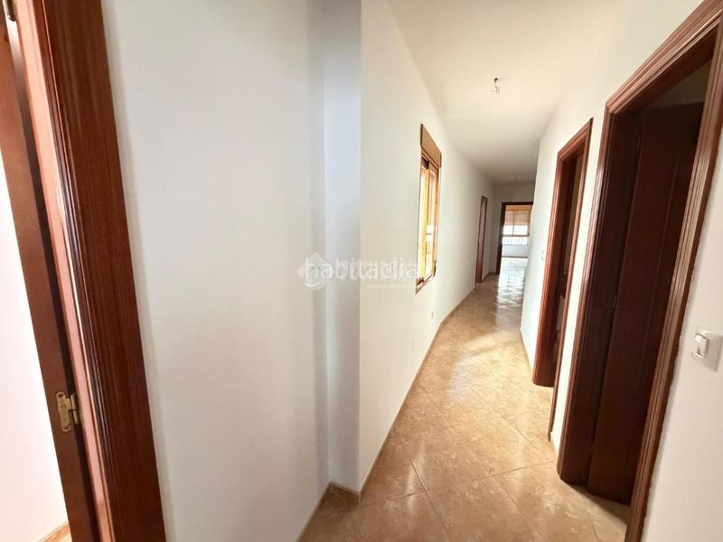 Foto fd55ba5b-6276-4d1a-9ca9-1e891eeedc62. Pis amb aparcament a Martos