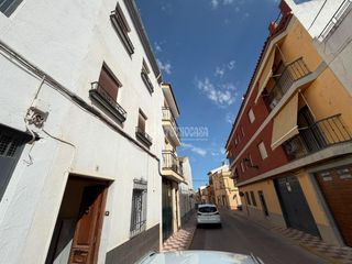 Casa aparellada a Torredonjimeno. Casa en venta en torredonjimeno