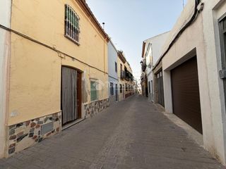 Casa aparellada a Torredonjimeno. Casa en venta en torredonjimeno