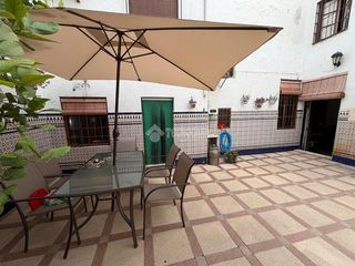 Casa aparellada a Torredonjimeno. Casa en venta en torredonjimeno