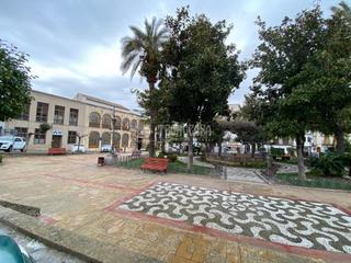 Casa aparellada a Martos. Casa en venta en martos