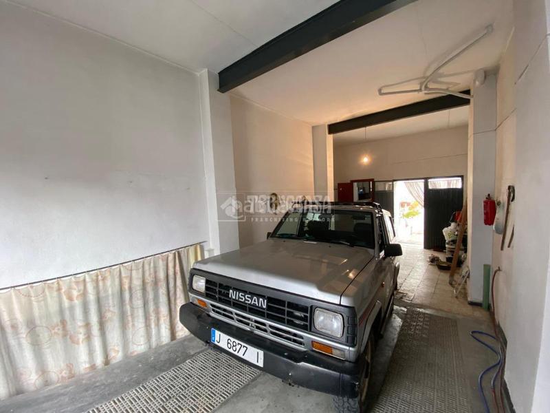 Foto e31b9775-d538-4ced-ac89-3a059d5c688a. Casa bifamiliare con parcheggio in Martos