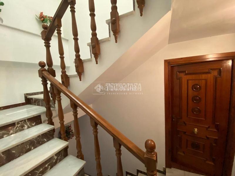 Foto e9d41289-f785-4379-945a-642d39ce0c86. Casa bifamiliare con parcheggio in Martos