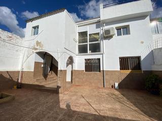 Casa aparellada  C. ramón y cajal. Casa en venta en alcaudete