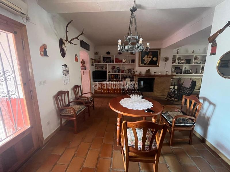 Foto 5ee715c6-82ec-4157-9b80-84a3095b46b8. Casa amb calefacció a Martos