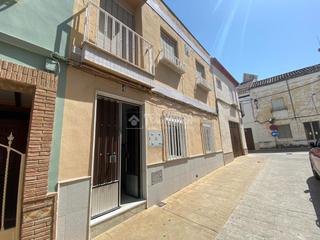Casa aparellada  C. canalejas. Casa en venta en torredonjimeno
