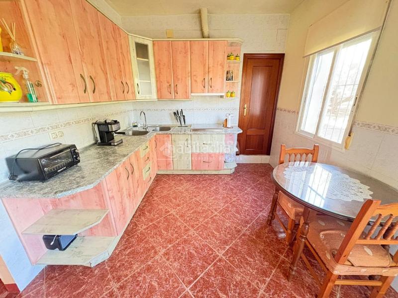 Foto 282124d7-2a2f-4c80-8127-7c4780470795. Casa aparellada a Martos