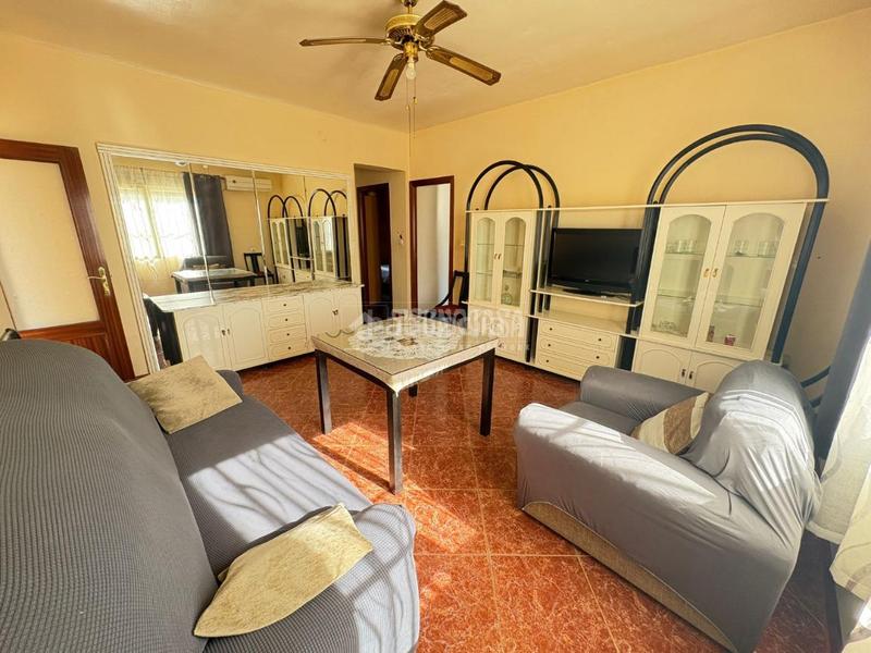 Foto ae4bb208-3a6e-414f-a4af-ecb5996bdc85. Casa aparellada a Martos