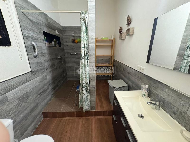 Foto c77ba65c-ec02-4e1f-8314-f743ff1788d4. Casa aparellada a Martos