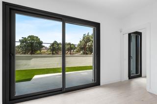 Ground floor in Avinguda de la torre del vallès 78. Planta baja con hermosa terraza