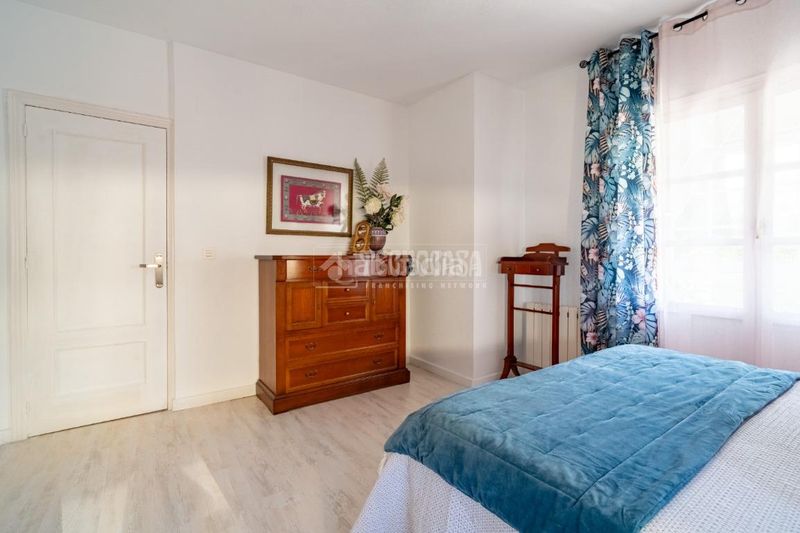 Foto a53c3692-a060-444f-bb80-aba7c28f6647. Casa aparellada amb piscina a Padul