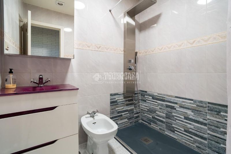 Foto dcb76f2b-6ac0-4a3b-a2b3-b38ec8424153. Casa aparellada amb piscina a Padul