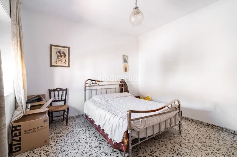 Foto 3a0c8f1b-f3cd-4abd-a24a-fd5dbff90123. Casa aparellada amb aparcament a Padul