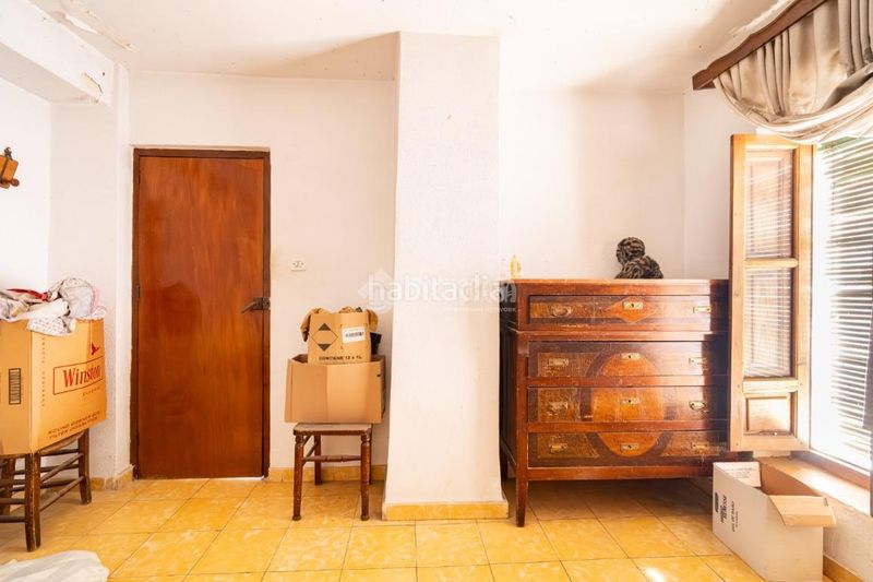 Foto a5dc15b9-dc17-491d-864b-e798aa431f25. Casa aparellada amb aparcament a Padul