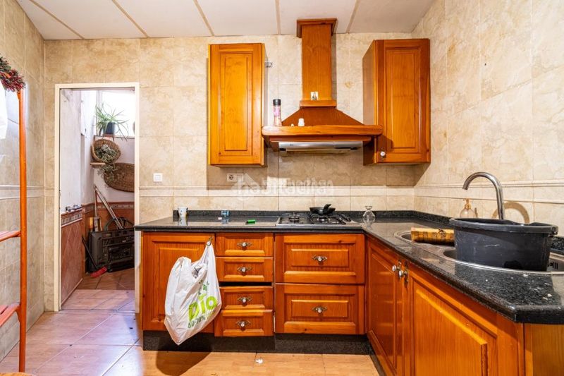 Foto be780527-00b2-4c39-befd-17964c908bbb. Casa aparellada amb aparcament a Padul