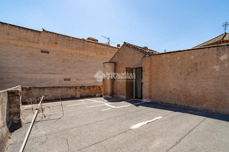 Foto d938df7e-3279-4a35-83bf-dc666567dd52. Casa aparellada amb aparcament a Padul