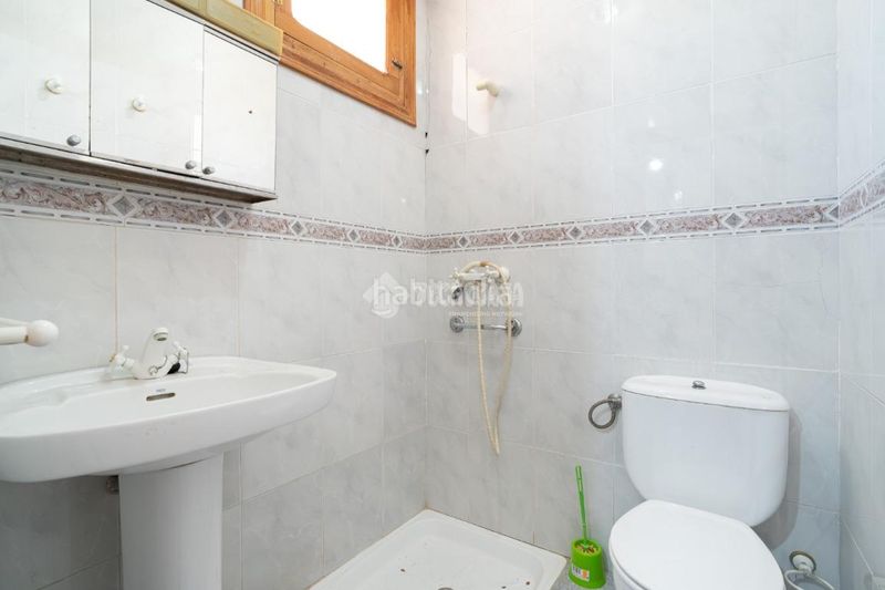 Foto 1fd4ff6c-f879-49f1-a94d-b7f0651f9587. Casa aparellada a Padul