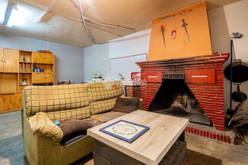 Foto 0a278a2f-d447-49ae-b8e1-d0450727d1a2. Casa amb aparcament a Padul