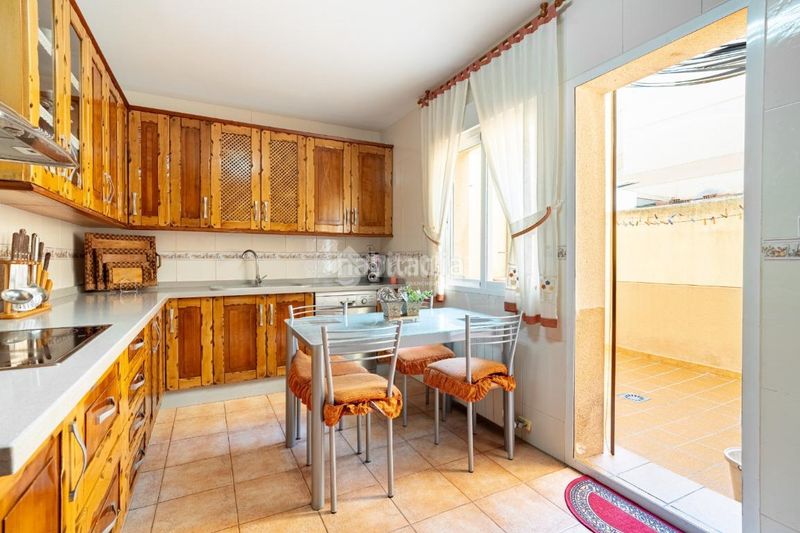 Foto 1b41f02f-0a9c-47e6-bbb4-9bff93211eb4. Casa amb aparcament a Padul