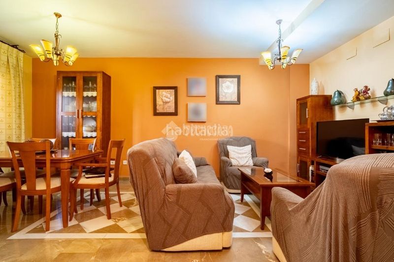Foto 6962bcc9-16b1-41e5-b16c-ae0a8f88b6d3. Casa amb aparcament a Padul