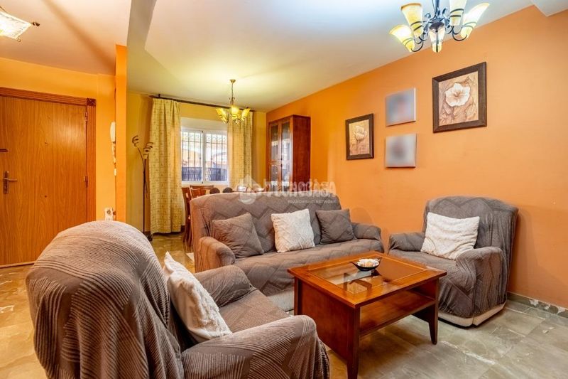 Foto 755d72ad-91b8-44d8-9b9d-d19b0bed39d9. Casa amb aparcament a Padul