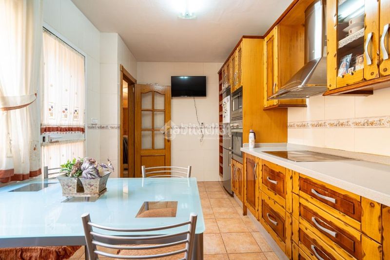Foto 9319f635-0a4b-4821-bea6-4ce52d0bb0fb. Casa amb aparcament a Padul
