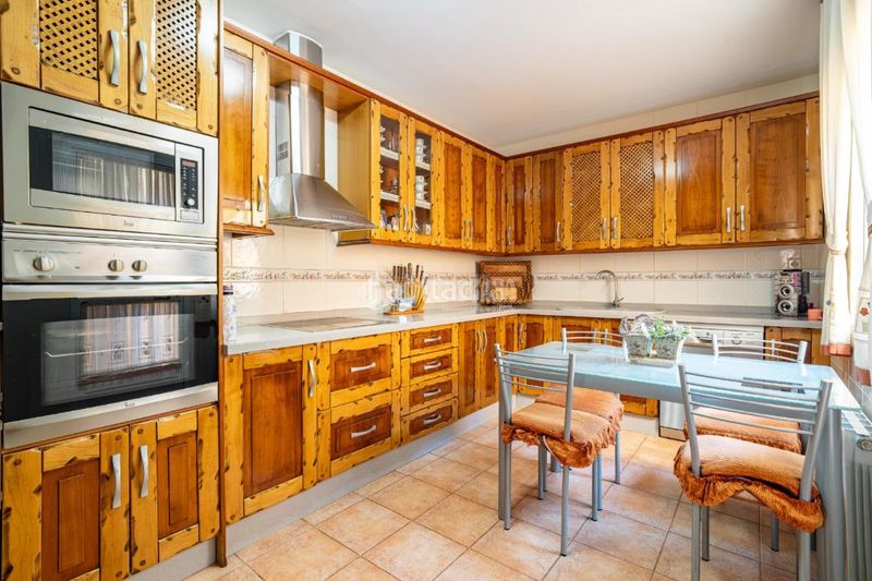 Foto a7af03e7-46ff-42ee-9163-af95f9a7aa94. Casa amb aparcament a Padul