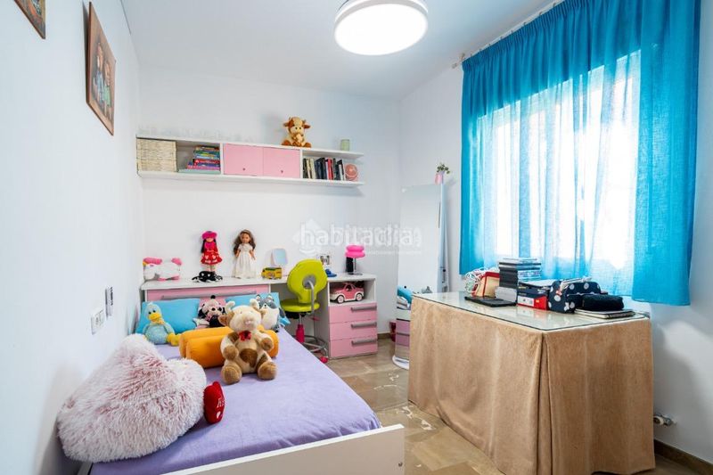 Foto b5fbcd3e-d7f3-4ca1-b692-762d2c4e8eb6. Casa amb aparcament a Padul