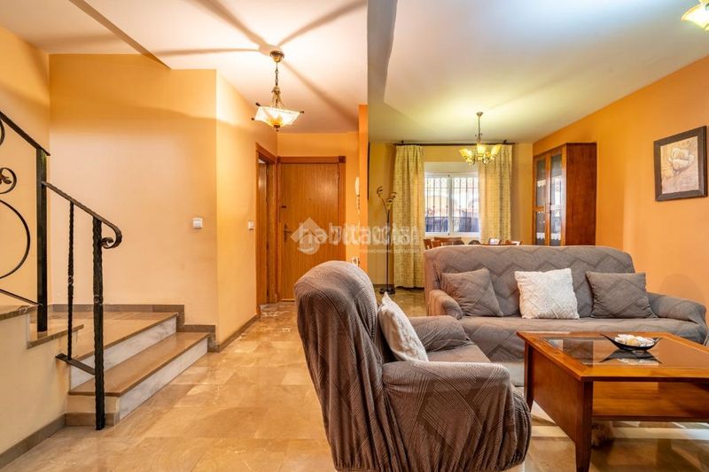Foto f250ddf7-6d30-45e7-b919-ff7deeb6b426. Casa amb aparcament a Padul