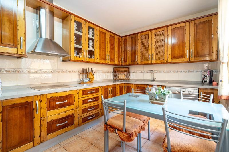 Foto fd25e311-cae3-457e-9e71-a4d8060a7e31. Casa amb aparcament a Padul