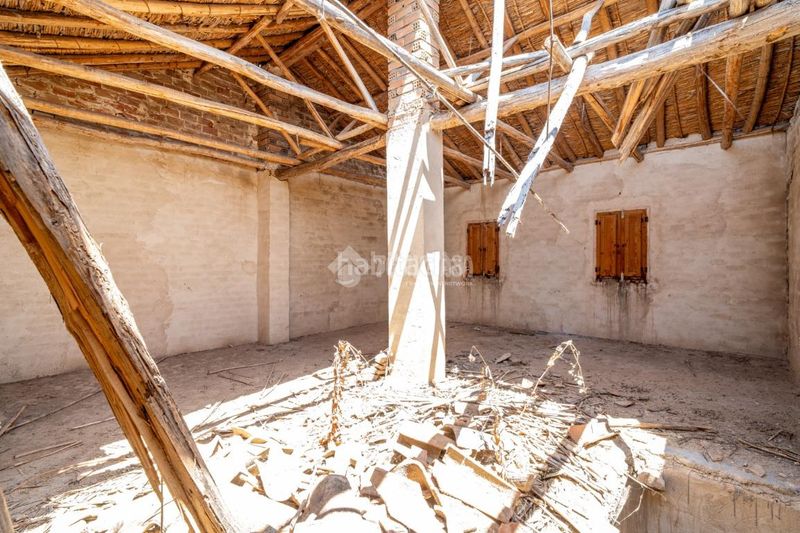 Foto ebc1bcd3-e185-4bc1-8f11-ea21c0c7d538. Casa aparellada a Padul