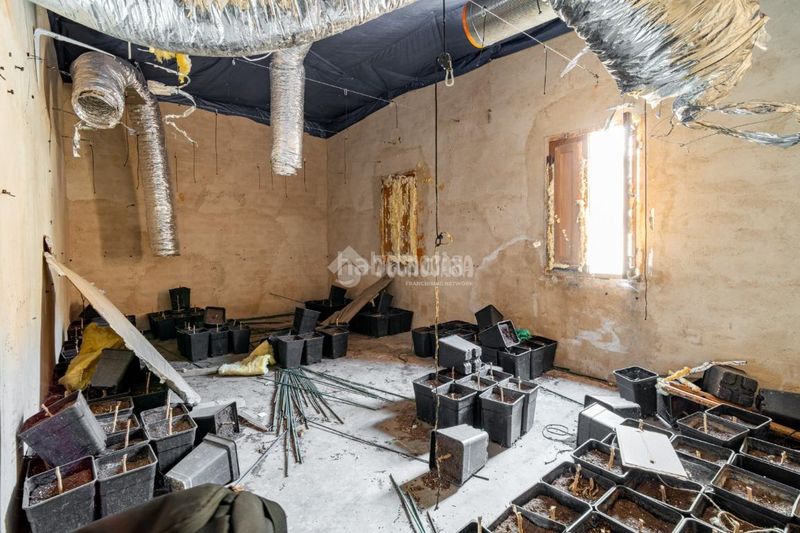 Foto ec0b7e84-9c17-4006-80be-0ae280cec35c. Casa aparellada a Padul