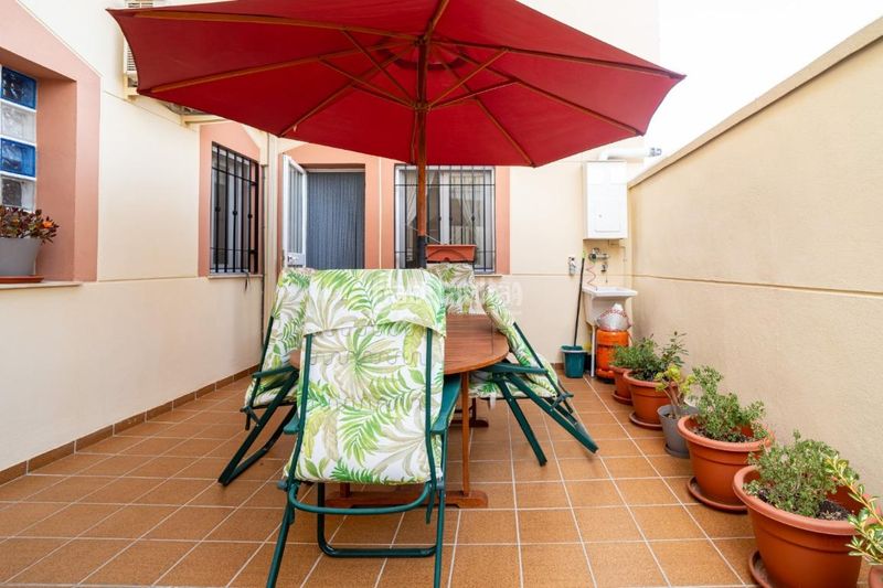 Foto 4c8ade36-d6c5-4b14-a5e7-fb2e646fcfad. Casa amb aparcament a Padul