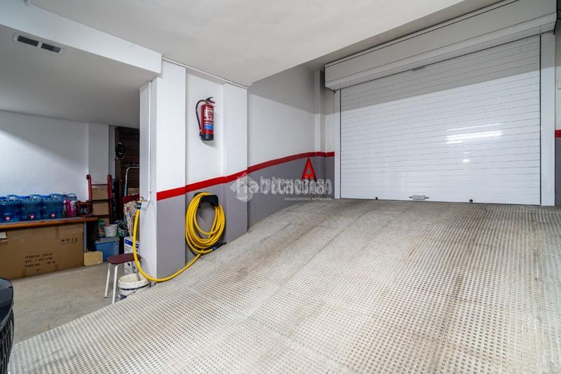 Foto 63d261f9-8ac5-4e68-88ec-01a507f6fd63. Casa amb aparcament a Padul