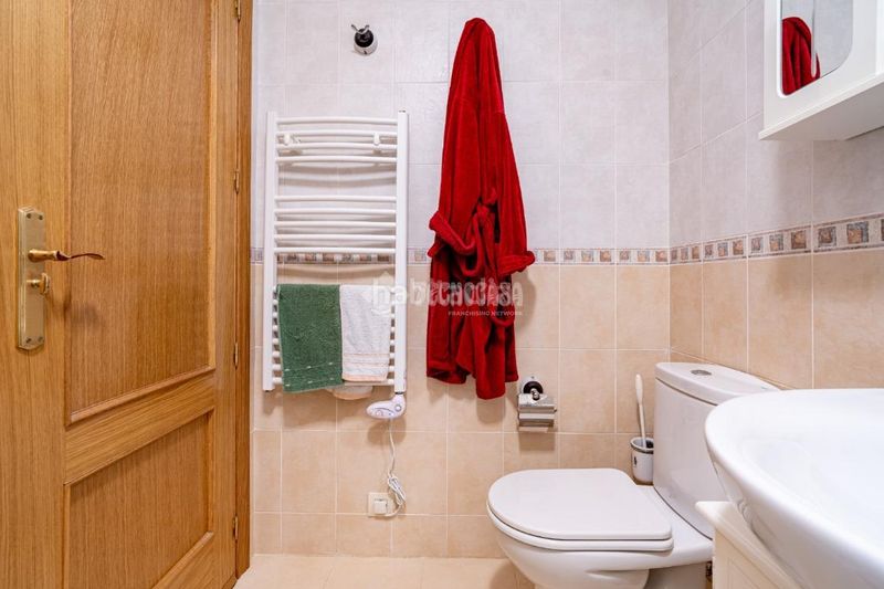Foto c9bfc665-7931-4886-ad35-8021aaafc627. Casa amb aparcament a Padul