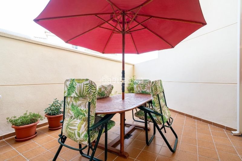 Foto e3c39045-8766-4a95-8d09-e4049016a78b. Casa amb aparcament a Padul