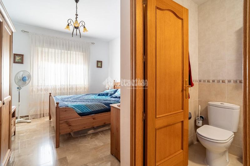 Foto fa0d5471-a8d6-4252-b1d8-b16e63b1e492. Casa amb aparcament a Padul