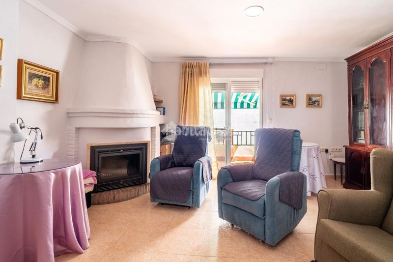 Foto 16bf0731-fb06-413b-9797-9b7e29d26d71. Casa aparellada amb calefacció a Lanjarón