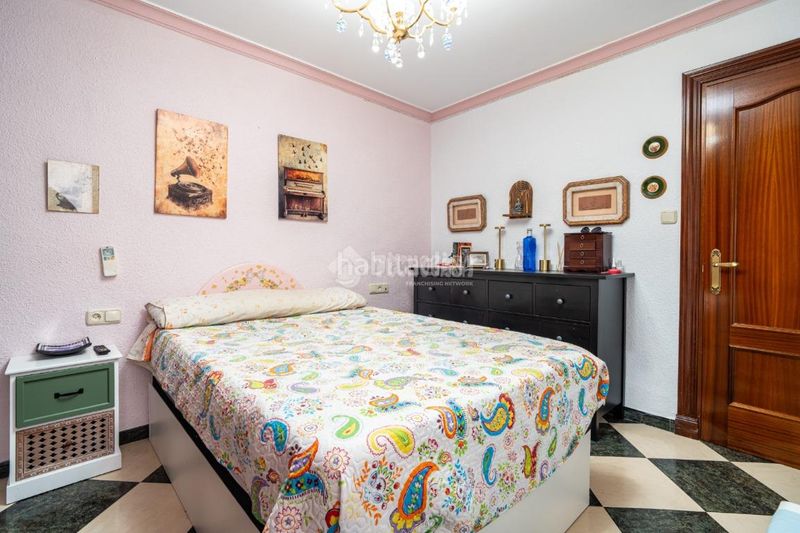 Foto 1a2a5734-64ba-41cf-b47e-d7ab60e91638. Casa aparellada amb calefacció a Lanjarón