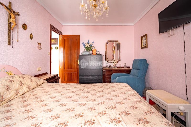 Foto 85525766-0e1a-4899-a379-24907692fd25. Casa aparellada amb calefacció a Lanjarón