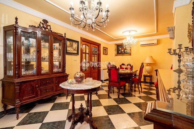 Foto f251c612-9223-40a7-94b5-884a9dc82150. Casa aparellada amb calefacció a Lanjarón