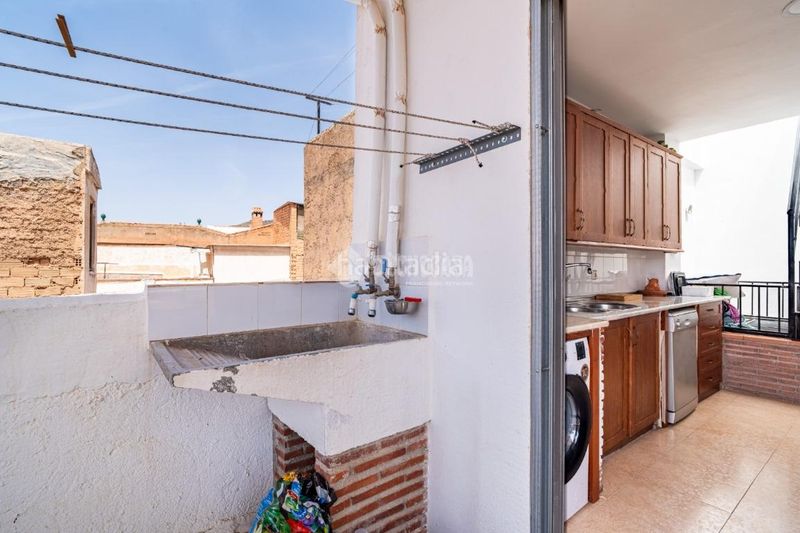 Foto f553a2ae-dca3-4b97-9173-db2b6626a085. Casa aparellada amb calefacció a Lanjarón