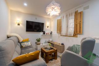 Casa aparellada a Padul. Casa en venta en padul