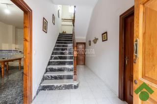 Maison jumelée à Dúrcal. Casa en venta en dúrcal