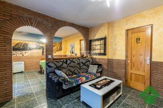 Maison jumelée à Dúrcal. Casa en venta en dúrcal